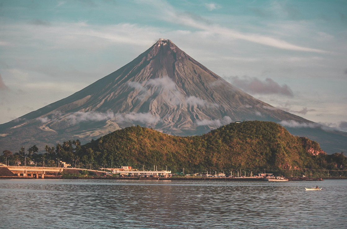 马荣火山（Mayon Volcano）